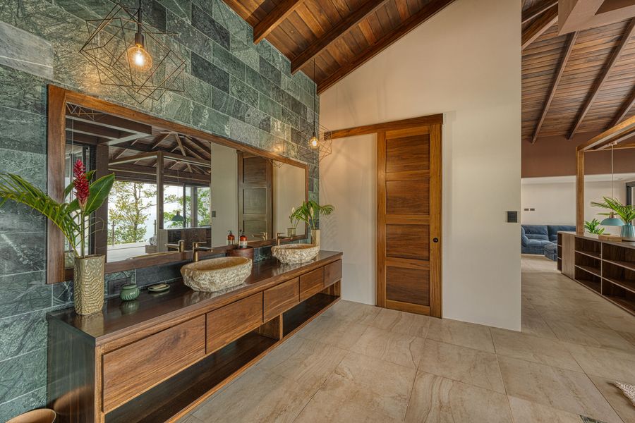 The ensuite bathroom